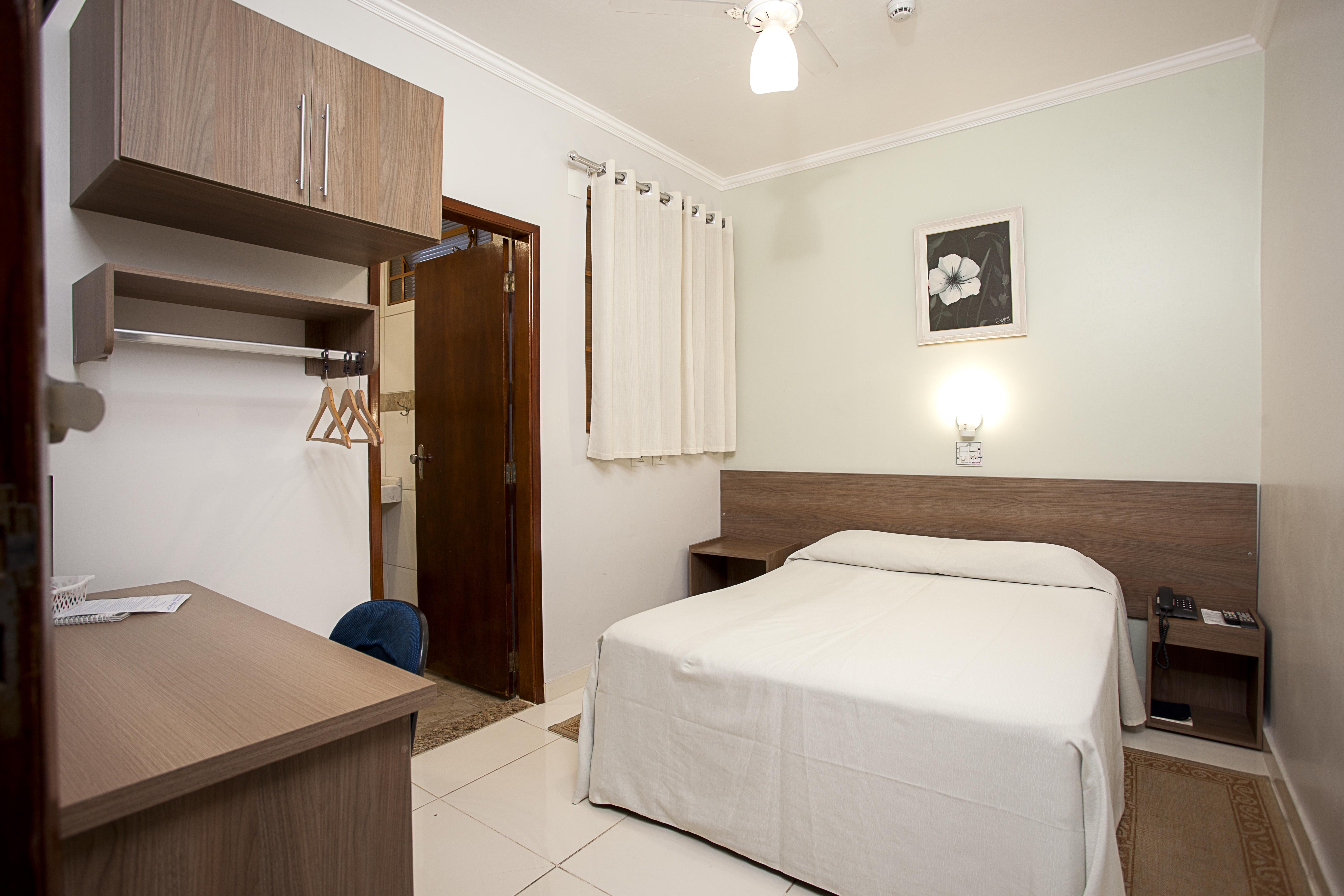 Alves Hotel Marília エクステリア 写真