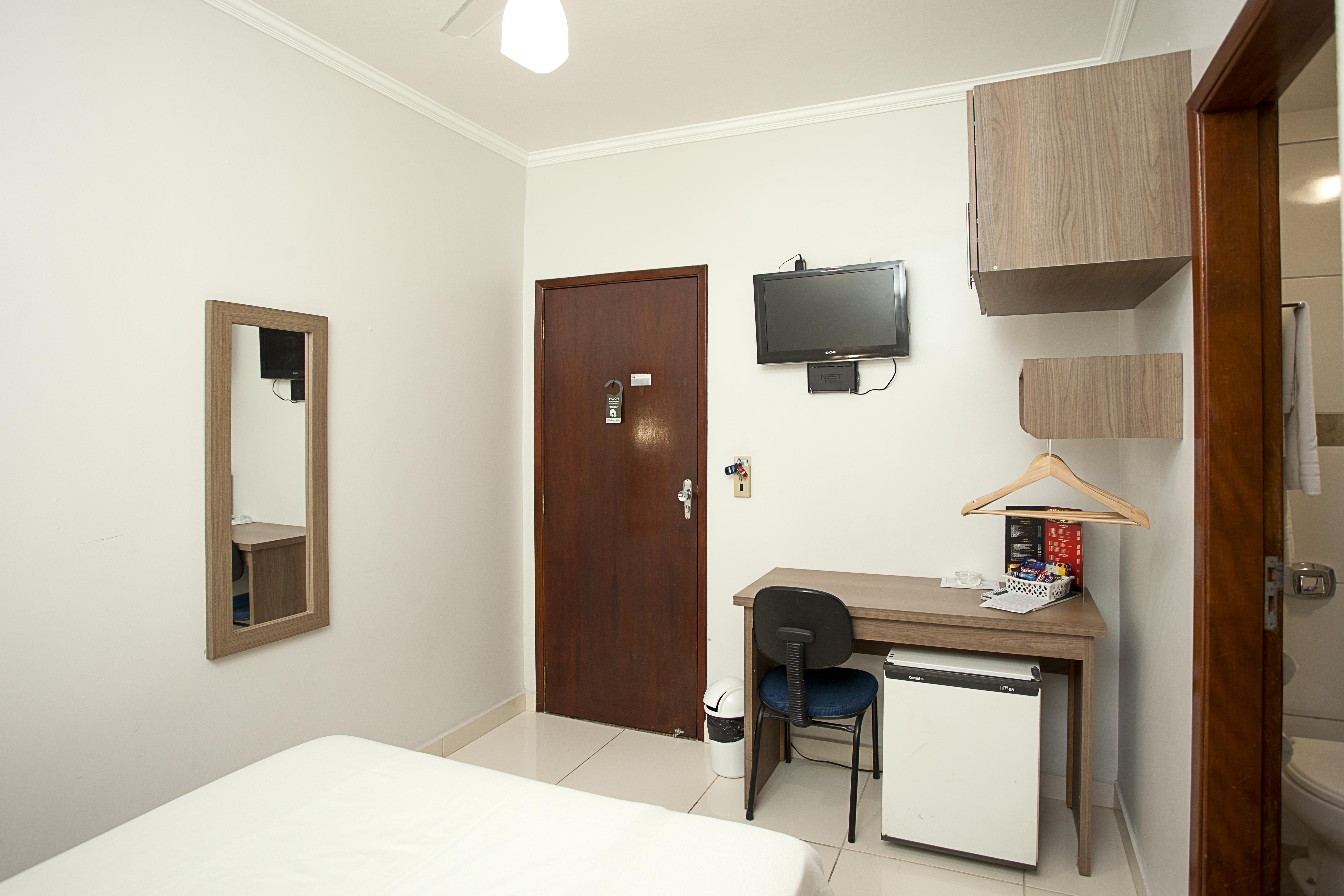 Alves Hotel Marília エクステリア 写真
