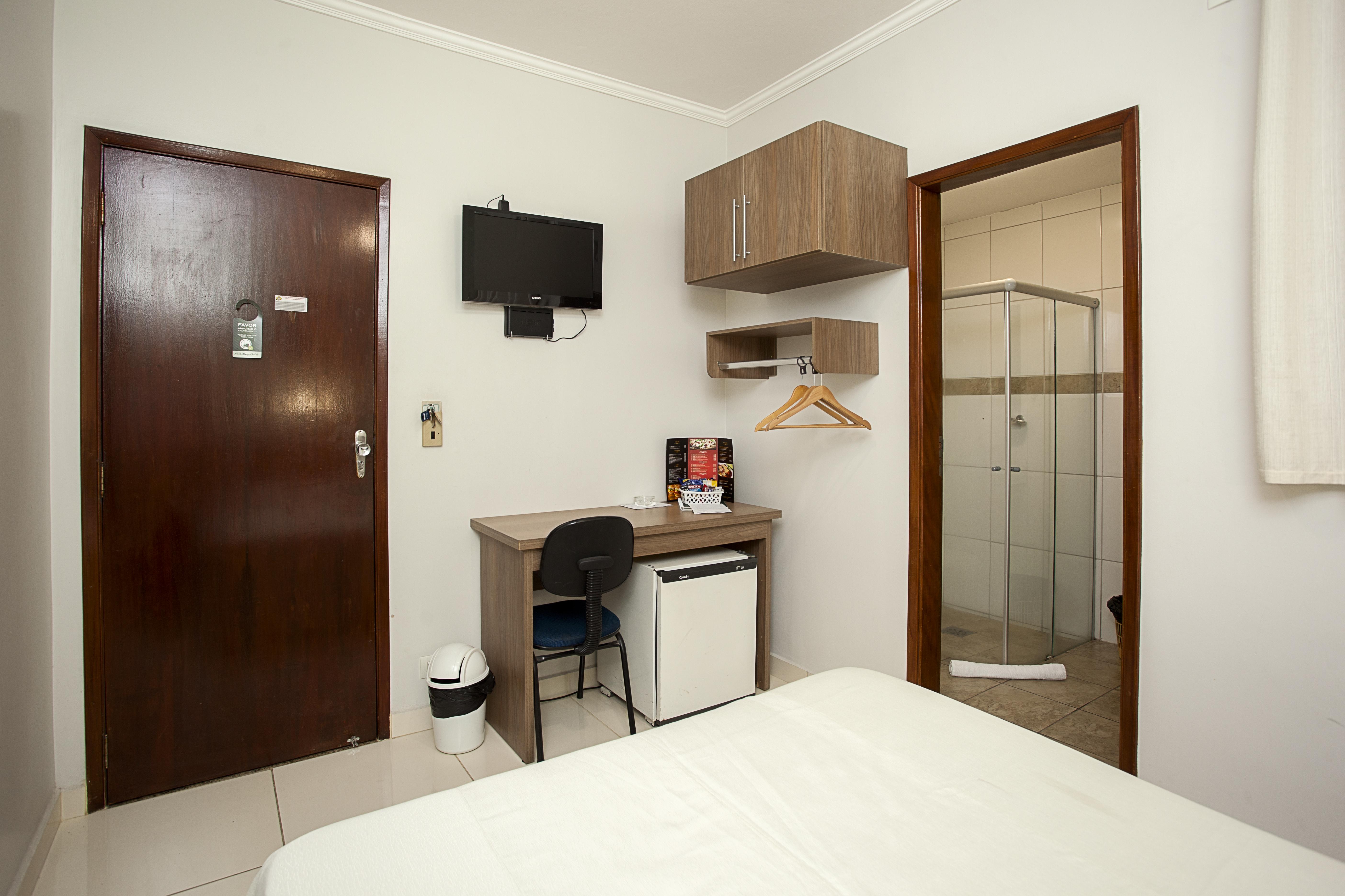 Alves Hotel Marília エクステリア 写真